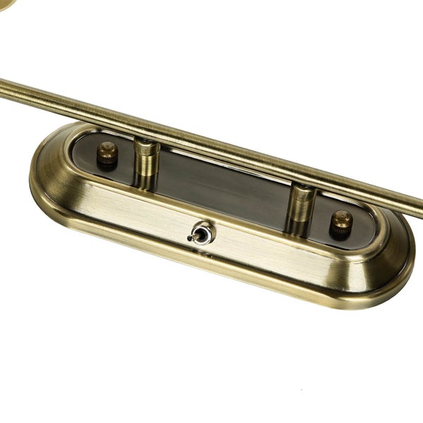 Detailansicht der bronzefarbenen Wandleuchte mit Schalter