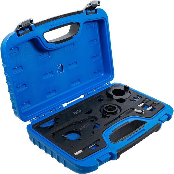 Werkzeugsatz für Motoren in blauem Werkzeugkoffer