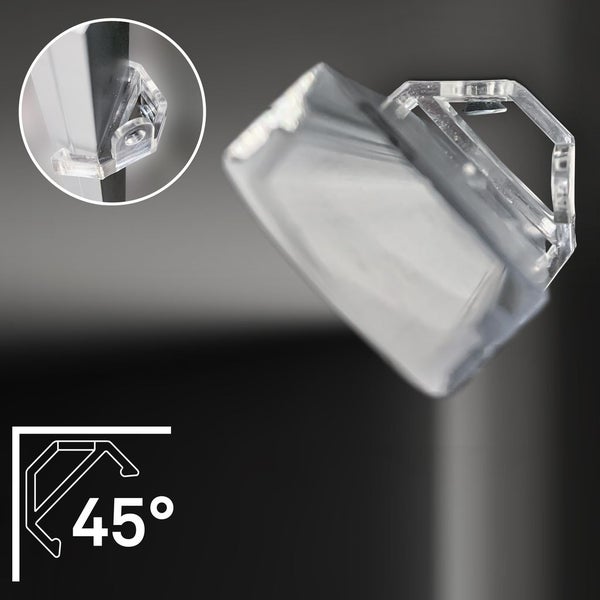 Transparente Montageklammer aus Kunststoff für 45 Grad Winkel, Detailansicht der Befestigung an einer Profilkante.