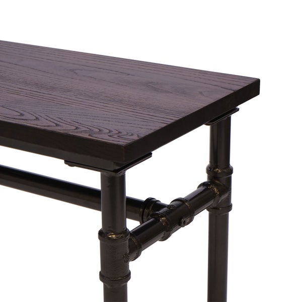 Detailansicht einer Bank mit Holzplatte und Metallgestell im Industriedesign.