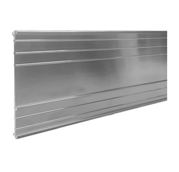 Eine rechteckige, gerippte Aluminium Wandleiste zur Verkleidung oder als Abschluss.