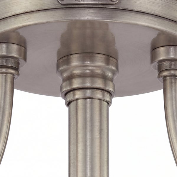 Detailansicht eines Lampenfußes mit Säulen