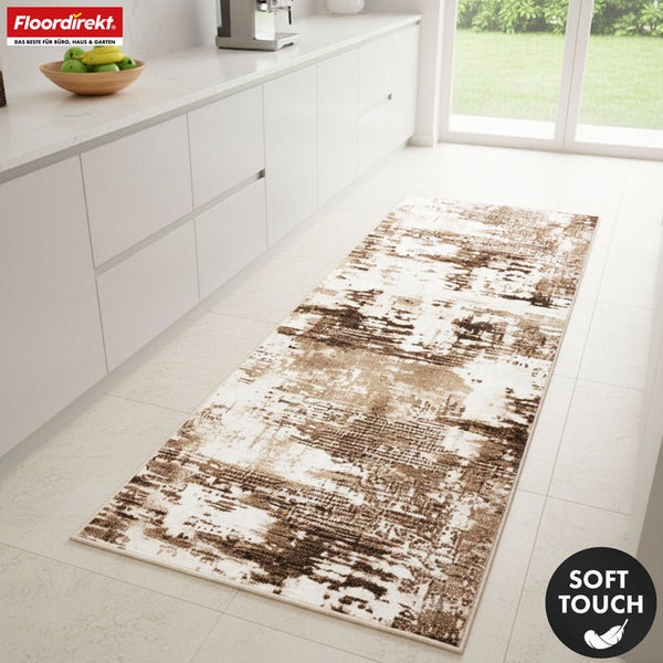 Langflor Teppich in Küche mit abstraktem Muster