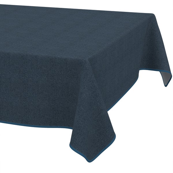 Dunkelblaue Tischdecke mit feiner Textur und eingefasstem Saum.
