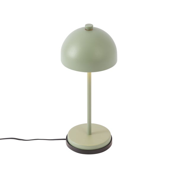 Moderne Tischleuchte aus Metall in Salbeigrün mit halbkugelförmigem Schirm und rundem Sockel.