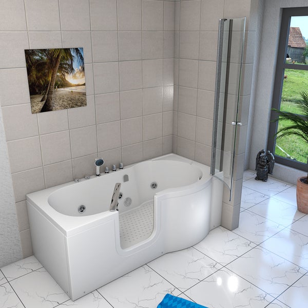 Modernes, helles Badezimmer mit einer weißen Whirlpool-Badewanne mit Tür und Glasduschwand. Die Wanne hat Massagedüsen und verchromte Armaturen.