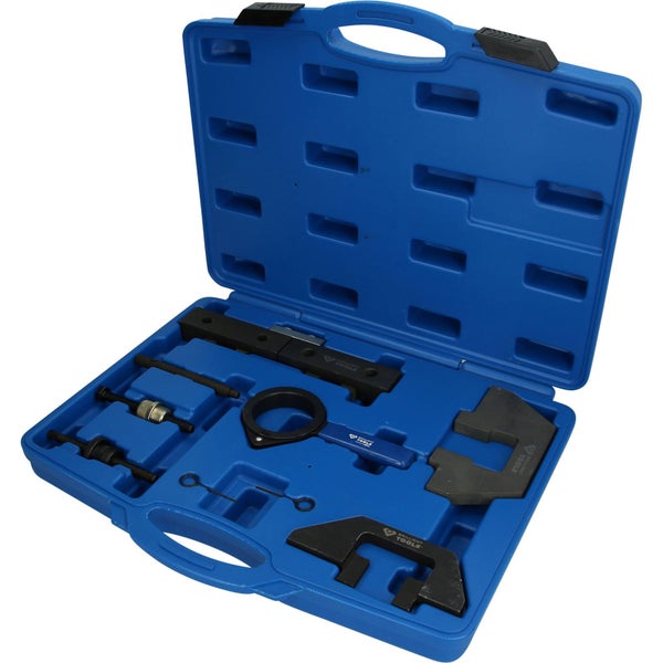 Werkzeugsatz für Motorreparaturen in blauem Werkzeugkoffer