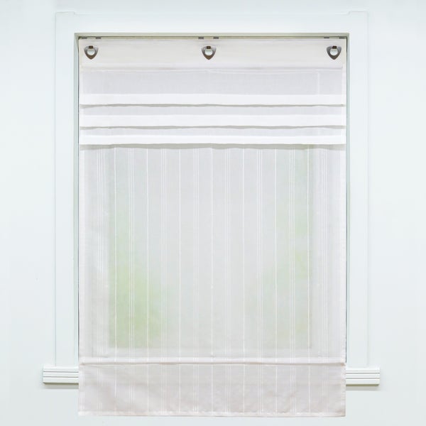 Gardine im Fensterrahmen