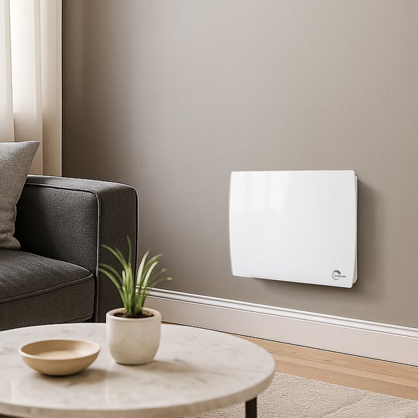 Elektrischer Wandheizkörper Sannover montiert im Wohnzimmer für eine effiziente und moderne Raumheizung.
