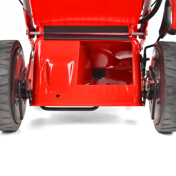 Rückansicht eines roten Rasenmähers mit Fangkorb