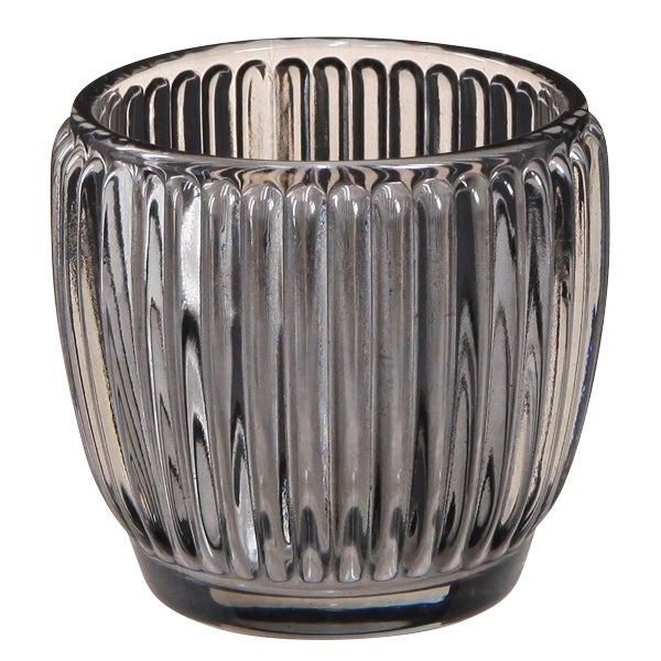 Geriffeltes Windlicht aus grauem Glas für Teelichter.