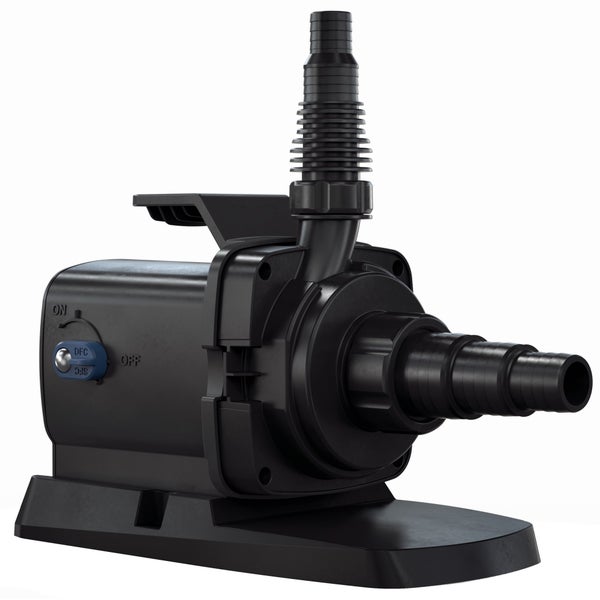 Schwarze Teichpumpe aus Kunststoff mit zwei gestuften Schlauchanschlüssen, einem integrierten Griff und einem blauen Schalter auf der Seite.