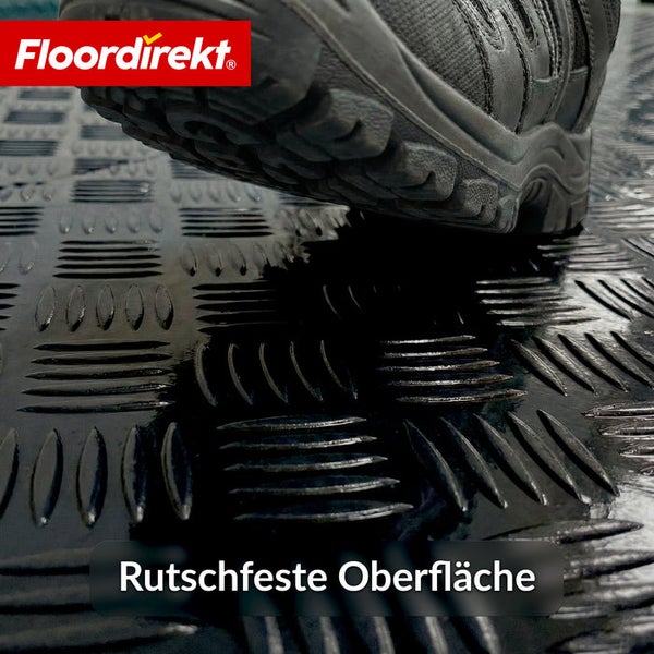 Schuh auf rutschfester Bodenbelag von Floordirekt