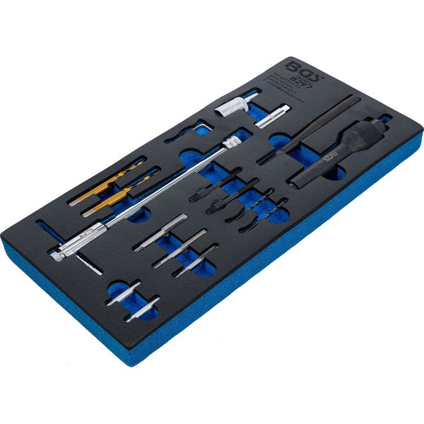 BGS technic Werkzeugsatz in einer zweifarbigen Schaumstoffeinlage mit Bohrern, Gewindebohrern und Montagezubehör.