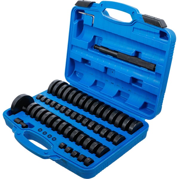 Lagersatz im blauen Koffer