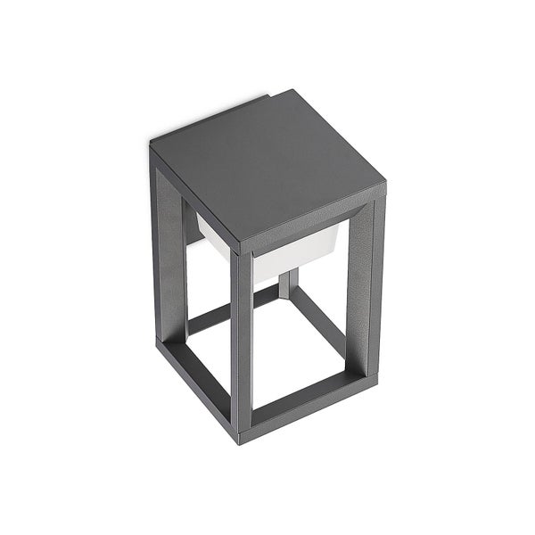 Moderne rechteckige Außenwandleuchte mit dunkelgrauem Metallrahmen und weißem Diffusor.