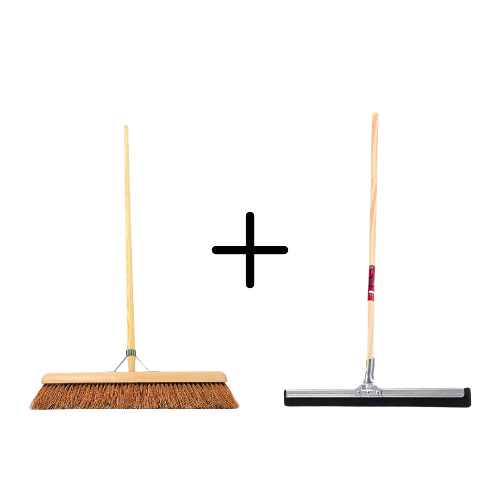 Kokosfaserbesen und Wasserschieber mit Holzstiel