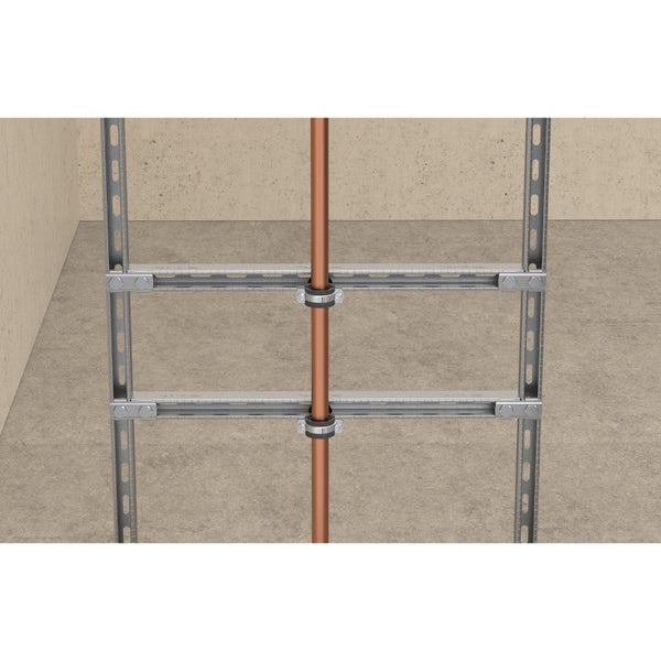 Installation von Rohren mit Montageschienen und Rohrschellen