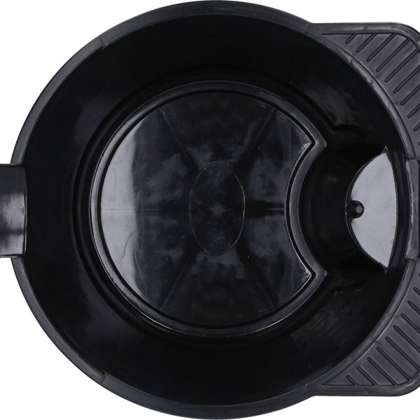 Schwarzer Getränkehalter aus Kunststoff