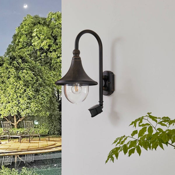 Lindby Wandlampe aussen mit Bewegungsmelder, Aussenwandleuchte Laterne IP44 Wandleuchte Finish rostbraun Außenbeleuchtung Wand für Hof Garten Terrasse Balkon Haus