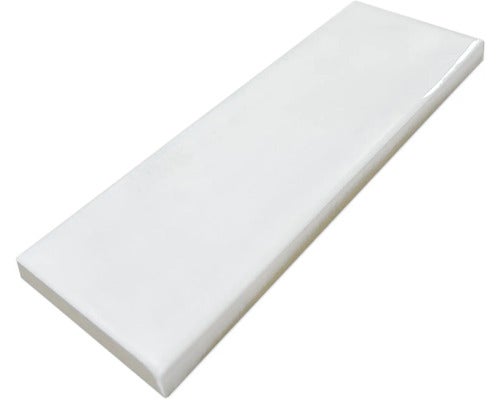 Weiße Keramikfliese