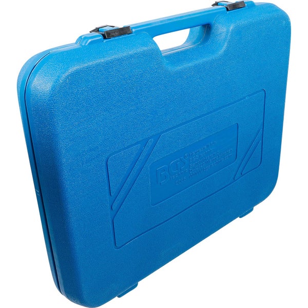 Detailaufnahme einer Transportbox mit Rollen