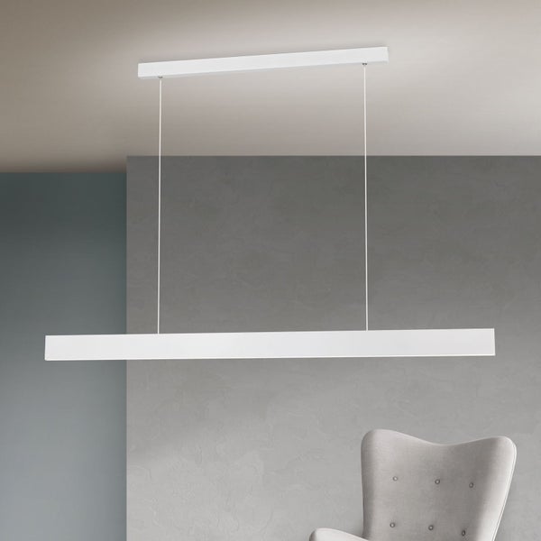 Moderne schmale LED Pendelleuchte für Esszimmer in minimalistischem Design mit rechteckigem Leuchtenkörper und Deckenhalterung