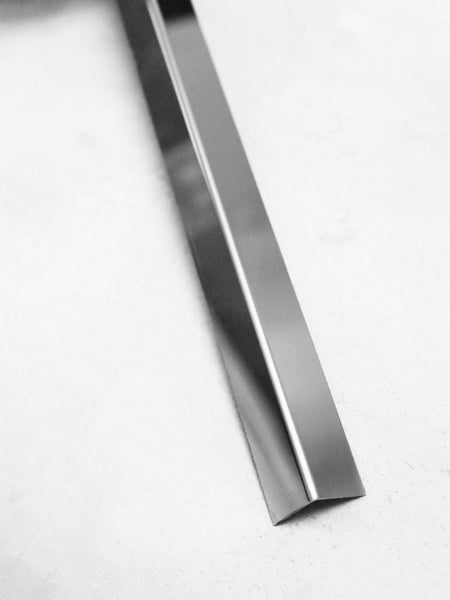 Edelstahl-Winkel-L-Profil 2 cm x 2 cm x 270 cm – Poliertes Silber