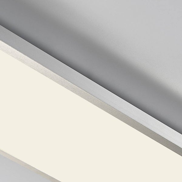 Nahaufnahme eines Aluminiumrahmens mit einem weißen Lichtdiffusor.