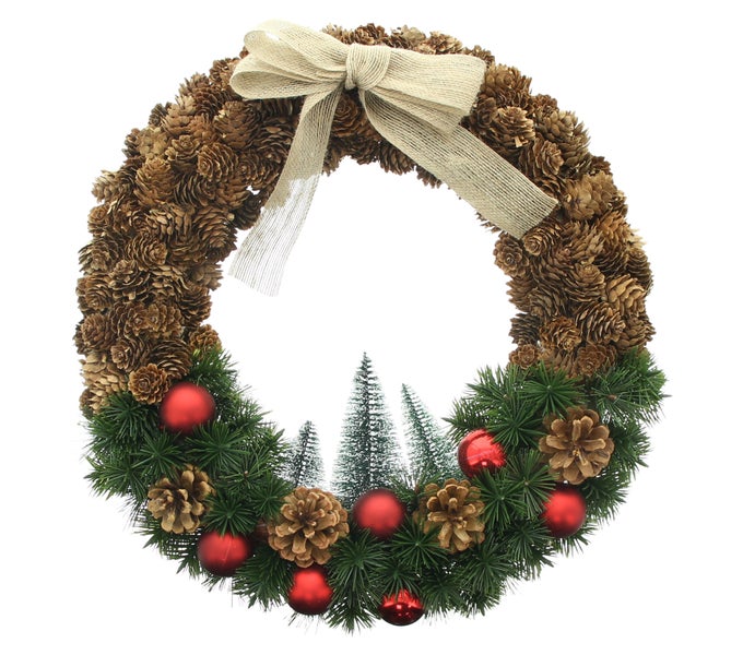Weihnachtlicher Türkranz mit Tannenzapfen, Schleife, Kugeln und kleinen Tannenbäumen