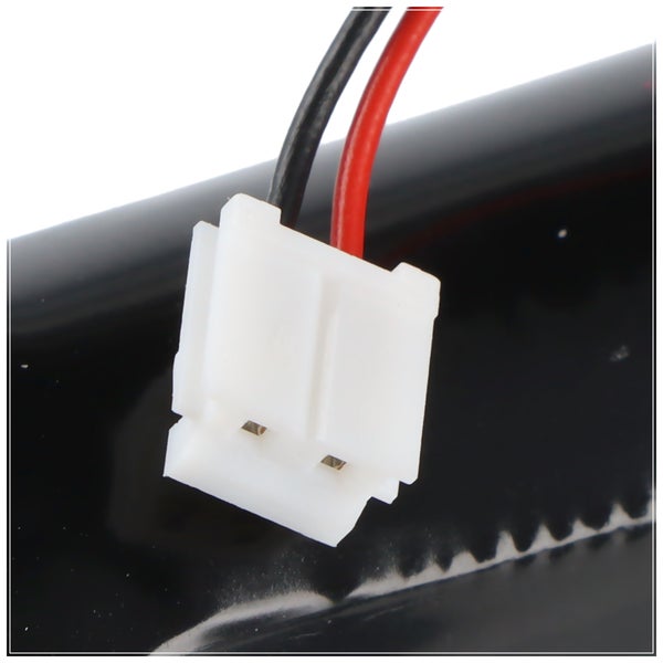 2-poliger Kunststoff-Steckverbinder mit rotem und schwarzem Anschlusskabel.