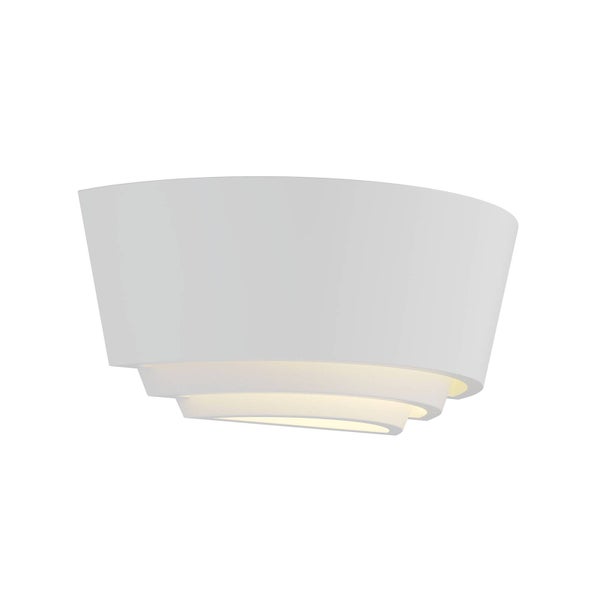 Moderne weiße Wandleuchte aus Gips mit abgestuftem, geschwungenem Design für indirektes Licht.