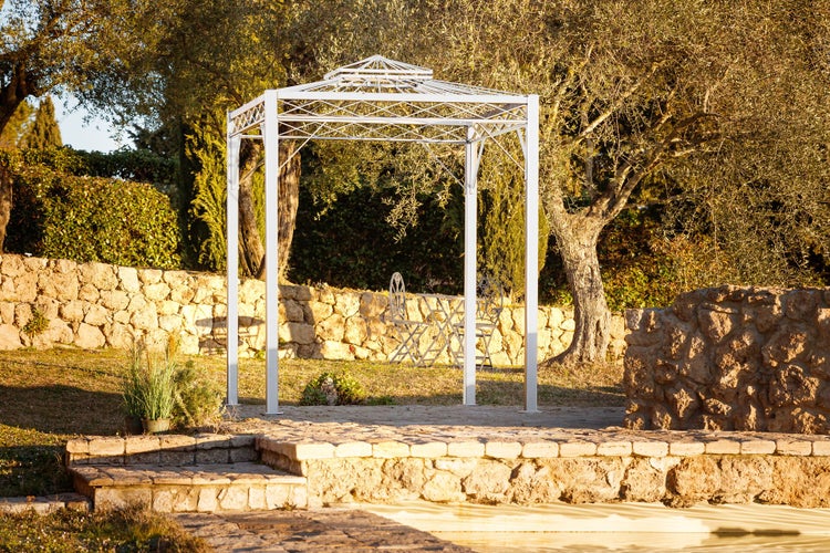 Pavillon ELEO Bolzano 2 x 2 m weiß - pulverbeschichtet | mit Sonnensegel ecru