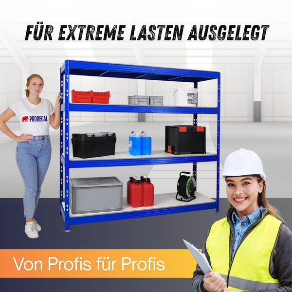 Blaues Schwerlastregal aus Metall mit vier Ebenen, beladen mit verschiedenen Werkzeugkisten und Kanistern in einer Lagerhalle.