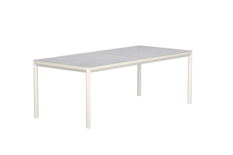 Rechteckiger Tisch mit Metallgestell und Tischplatte
