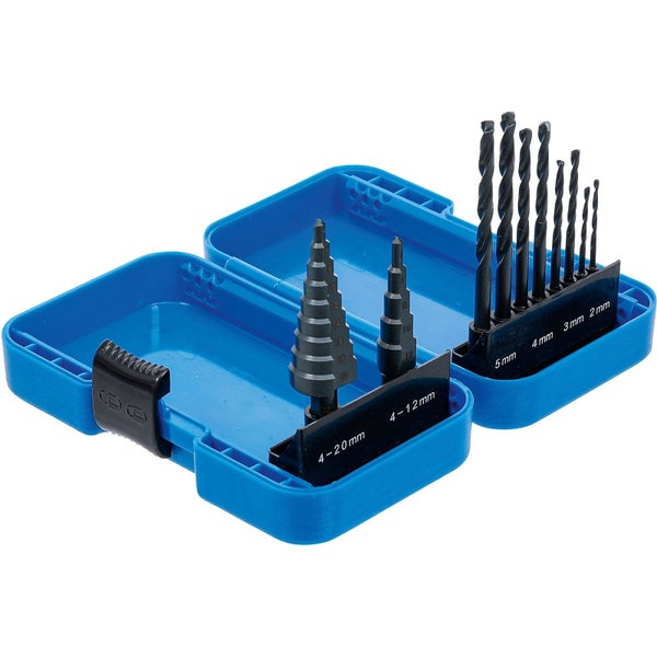 Bohrer-Set mit Stufenbohrern und Spiralbohrern in blauem Aufbewahrungskoffer
