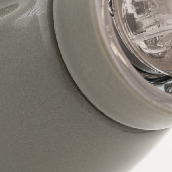 Nahaufnahme einer Lampe mit Glühbirne