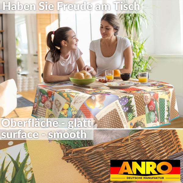 Szene mit Mutter und Tochter an einem Tisch mit Ostertischdecke