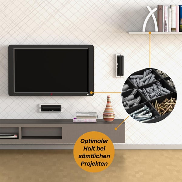 Sortimentskasten mit Dübeln und Schrauben für optimalen Halt bei der Wandmontage von Fernseher und Möbeln in einem hellen, modernen Wohnzimmer.