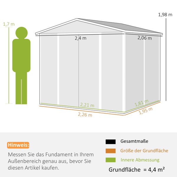 Zwei Handwerker in Schutzkleidung montieren ein Metallgestell für ein Gartenhaus auf einer Terrasse mit Akkubohrer, Leiter und Werkzeug.