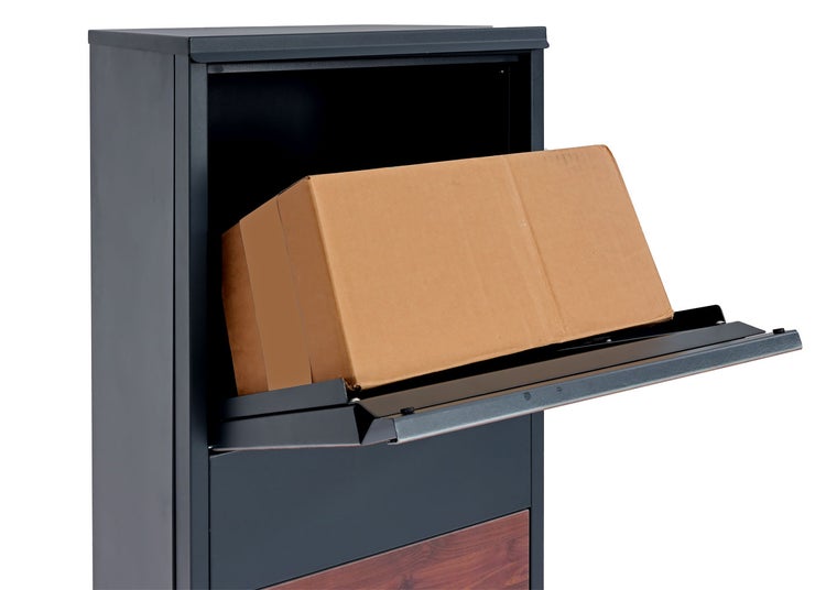 Paketbriefkasten mit Paket