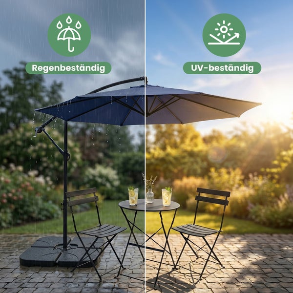 Ampelschirm mit Tisch und zwei Stühlen auf einer Terrasse, Symbole für regenbeständig und UV-beständig.