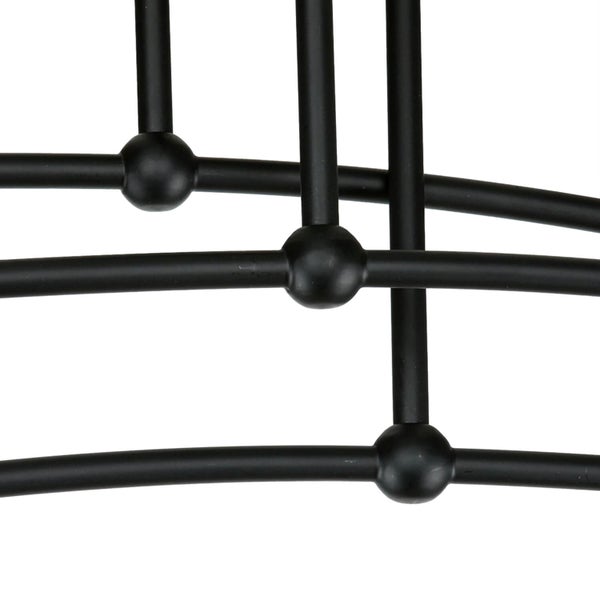 Detailaufnahme einer Metallkonstruktion mit runden Verbindungsstücken.