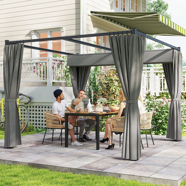 Pergola mit Seitenvorhängen auf einer Terrasse, Personen sitzen an einem Esstisch unter der Überdachung im Garten.