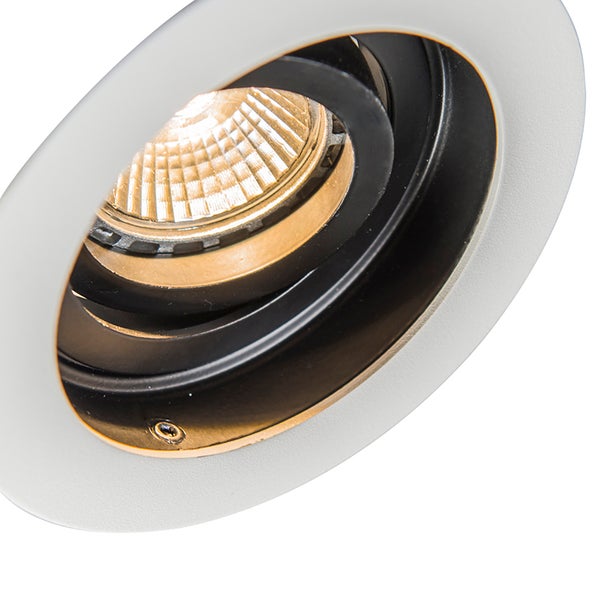 LED-Einbaustrahler, rund, schwenkbar, weiß mit schwarzem Innenring.