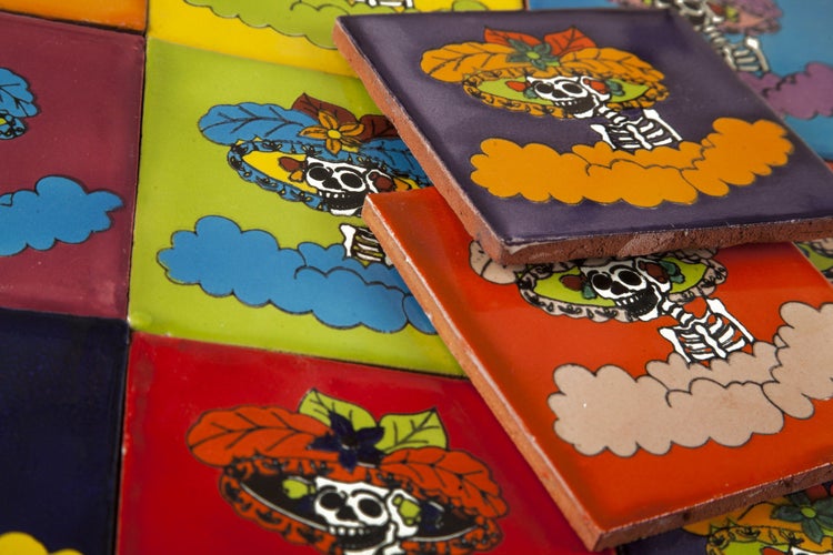 Keramikfliesen mit Skelettmuster