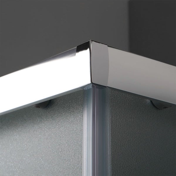 Detailansicht Ecke Duschkabine mit Rahmenprofil und Glas