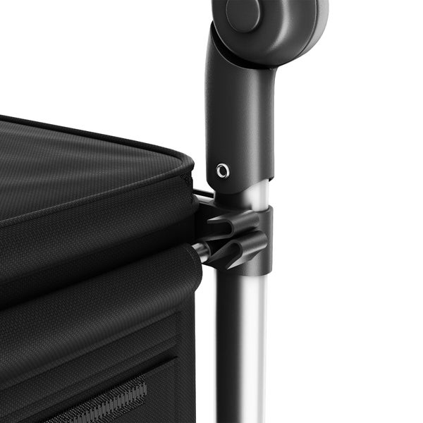 Detailaufnahme eines Trolleys mit schwarzem Stoffbezug und silberfarbenem Gestell