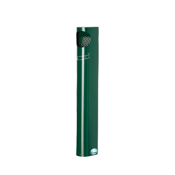 VAR Standascher aus grünem pulverbeschichtetem Stahl, schlanke Säulenform mit Zigarettensymbol und perforierter Ausdrückfläche.