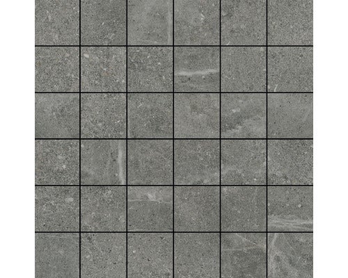 Fliesenmatte mit kleinen, quadratischen Fliesen